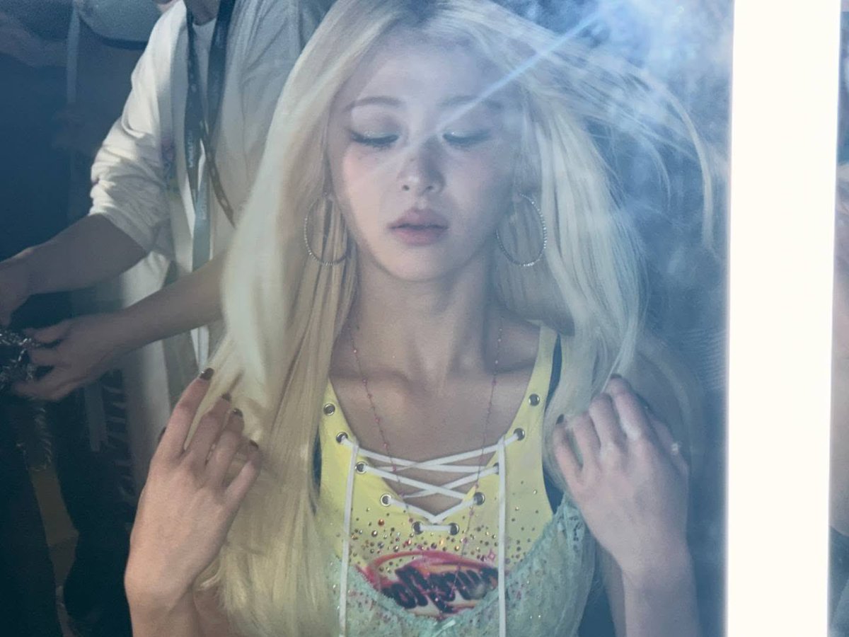 yurnjiin's tweet photo. and i, obviously, very much aware that i’m terribly bad at shuttin up when i look this good. 

and the worst part is, i know i’m going to be insufferable about it for the foreseeable future. heaven forbid a single strand should dare to misbehave after all this. https://t.co/heCWlUhnyA