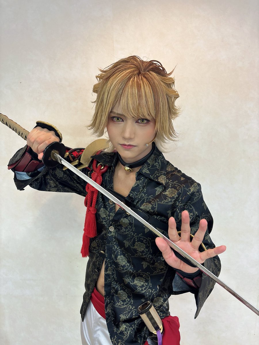 SAKURAI__HAJIME's tweet photo. ミュージカル『刀剣乱舞』 ～月夜一縷～

無事に全44公演を駆け抜けることができました！

カンパニー全員で最後までこの物語を紡げたことを光栄に思います。

劇場や配信、LVで温かい声援を送ってくださった主のおかげで乗り越えることができました。

本当に本当にありがとうございました！！
真剣乱舞祭2026もよろしくお願いします！

#刀ミュ