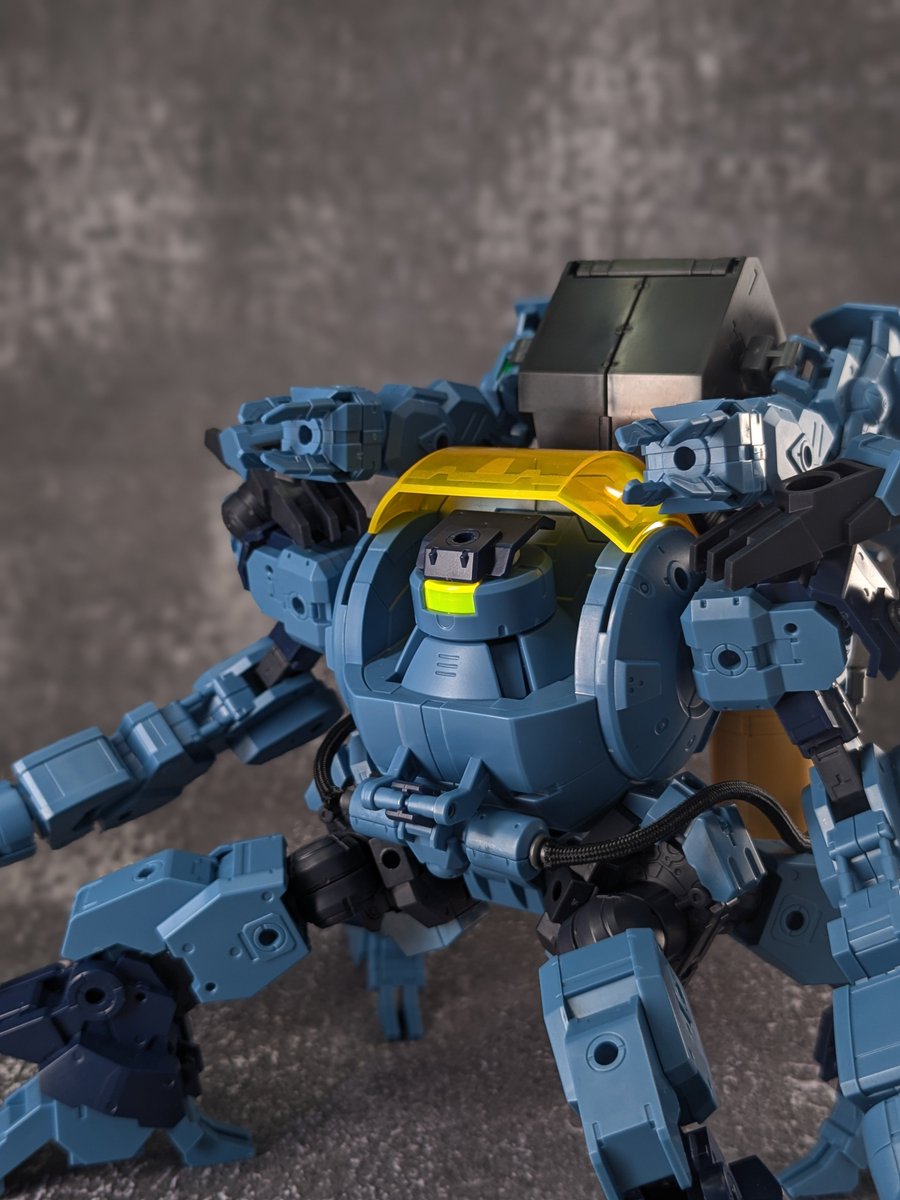 EagAzzXmyl30880's tweet photo. 水中探索四脚メカ作ってみました！

水中探索メカ、水中バスキー、水中ポルタは当たり前ですが相性抜群ですね！

パイロットのロイロイは少しだけ格好良くしてみました
バックパックには水中ロイロイも格納しています！

#30MLアンバサダー
#30MLで遊ぼう https://t.co/vJ3eQFkF7c