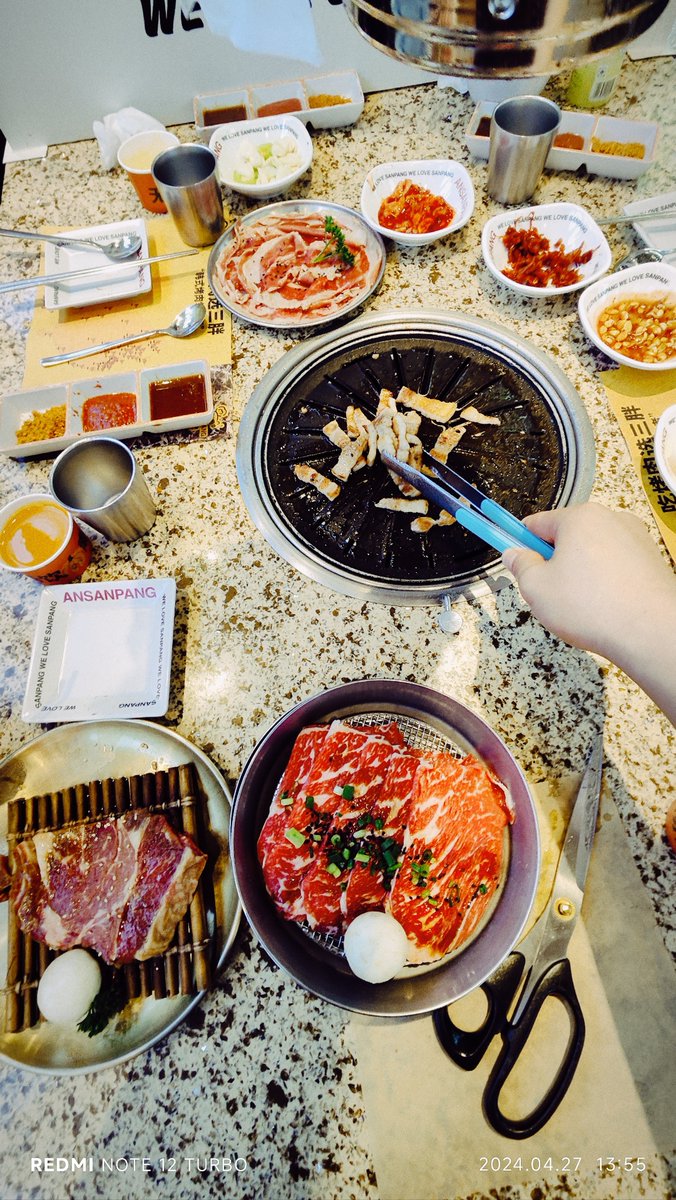 v7MNL77hgSXTv4q's tweet photo. [スプーンで握ったお肉が豪華な焼肉定食、今日のご飯はこれ！]， https://t.co/ENbkcVzP5L