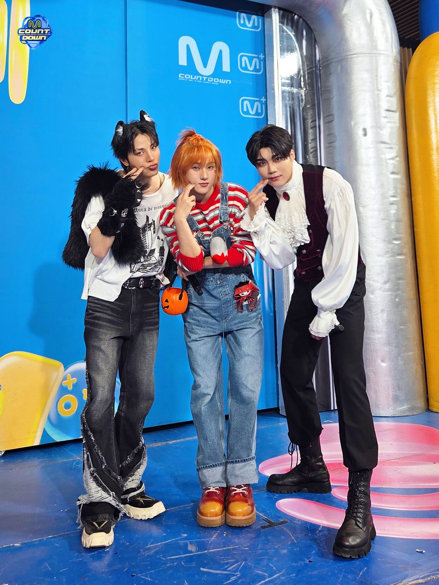 MnetMcountdown's tweet photo. #MCOUNTDOWN #엠카운트다운
#소정환 #TREASURE #박건욱 #ZEROBASEONE #계훈 #KickFlip https://t.co/ZWdI3qdrGA