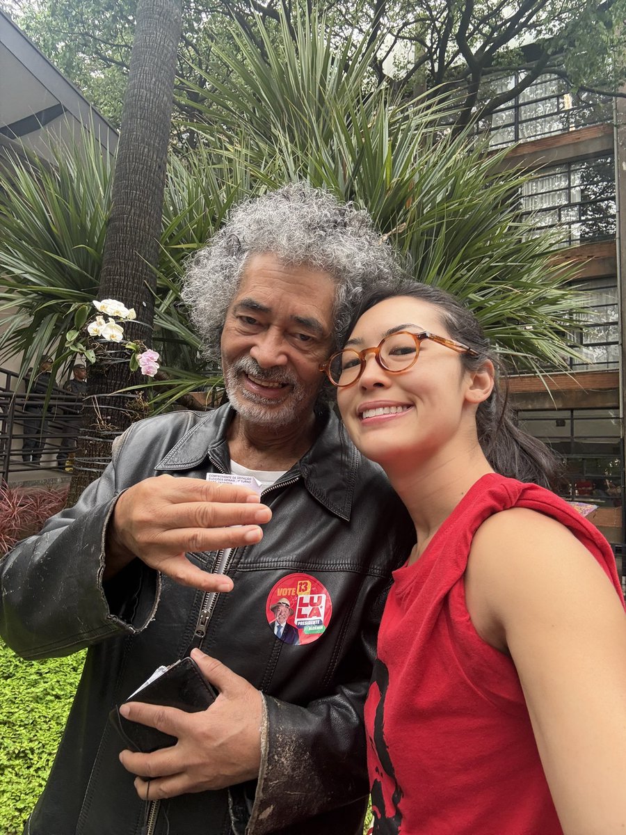 _anahikari's tweet photo. Fotos que vc receberia de mim no zap hj:
Eu e meu pai já votamos ❤️🫶 https://t.co/5eDSBzheFO