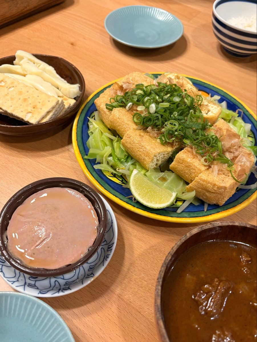 taspo's tweet photo. 今晩は厚揚げとカレーとレバーペースト🍛✨
なんか変な組み合わせになっちゃった
美味しかったけど https://t.co/dkcy9QEE83