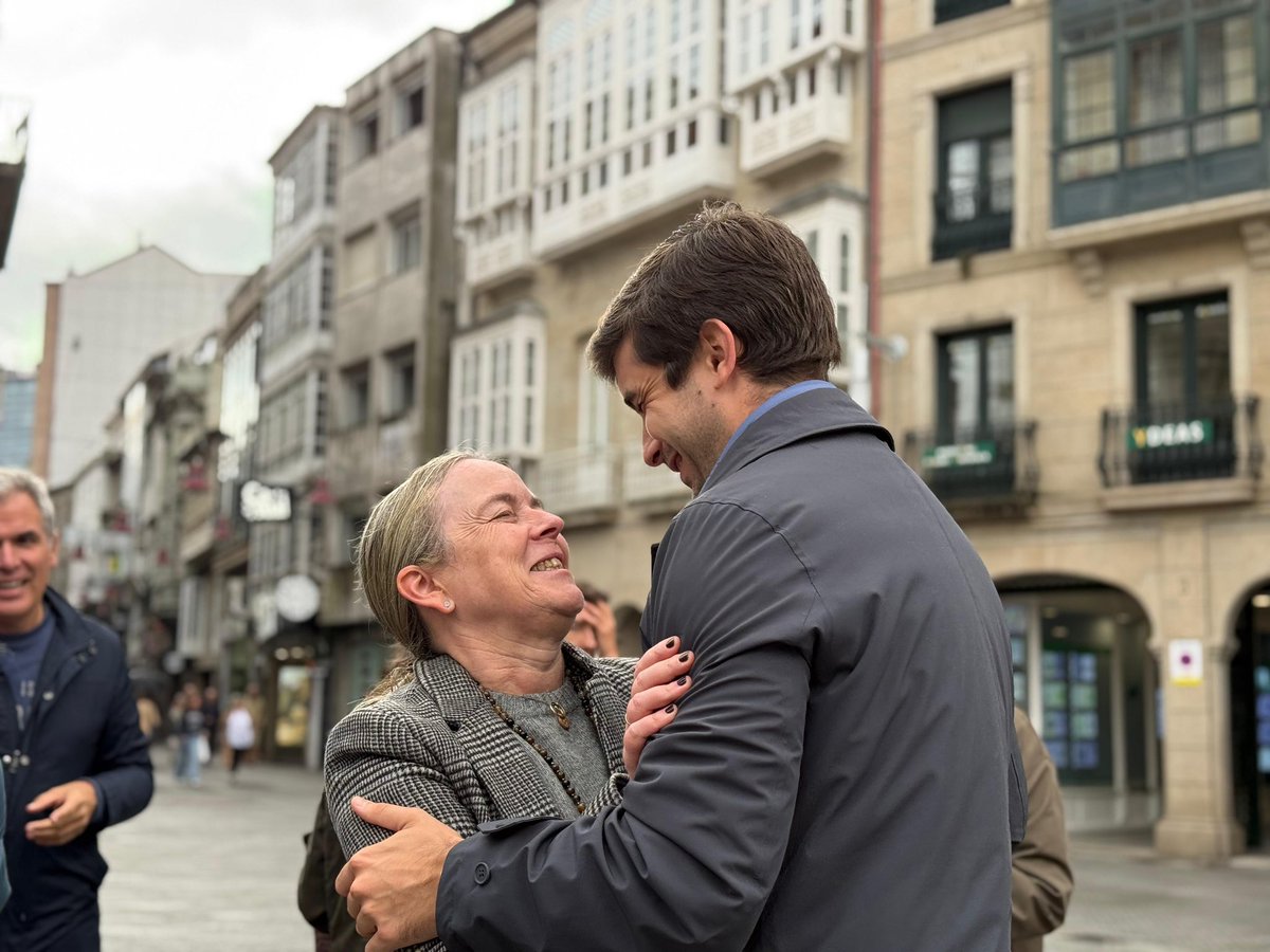 GuilleJuncal's tweet photo. Imos recorrer cada rúa e cada praza ata o 29 de novembro para levar o programa do Partido Popular e @NunezFeijoo a todos os nosos veciños.

O 29N, por fin, poderemos poñer fin a 8 anos de degradación institucional. https://t.co/z7JWl1NXep