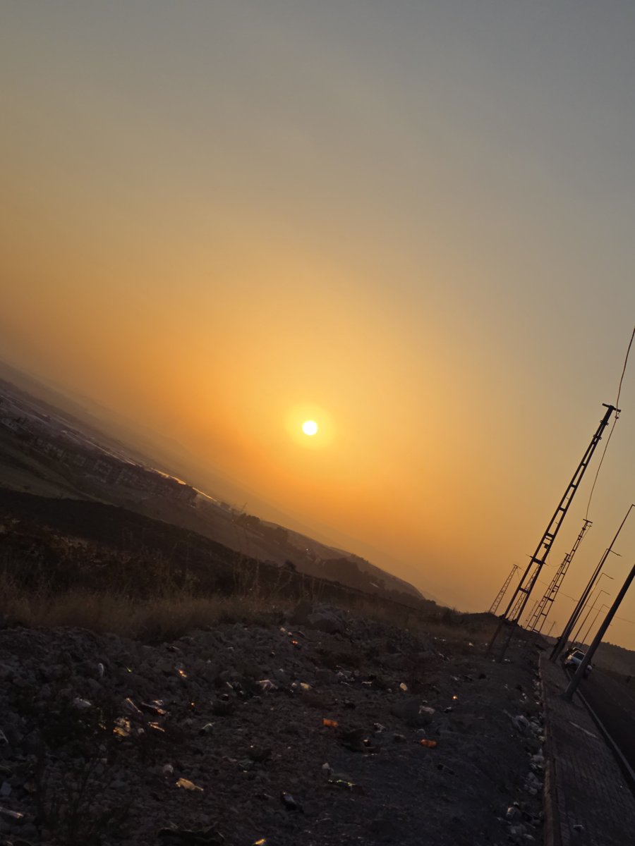 Eso_esssss's tweet photo. #pazar #günbatımı  Bu pazarı da böyle bitirdik ...🌅 https://t.co/my6Wy6muVw