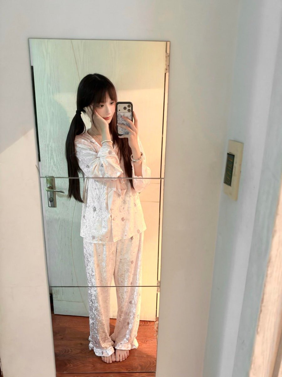 taylor79kj4's tweet photo. 太早睡不着  想要发X一下  

有人想锐评一下16岁的福嘛 🥹         

看完不许瞎说，赶紧看，     

流言 66，，我真秒发！ https://t.co/mZLqu3pEaq