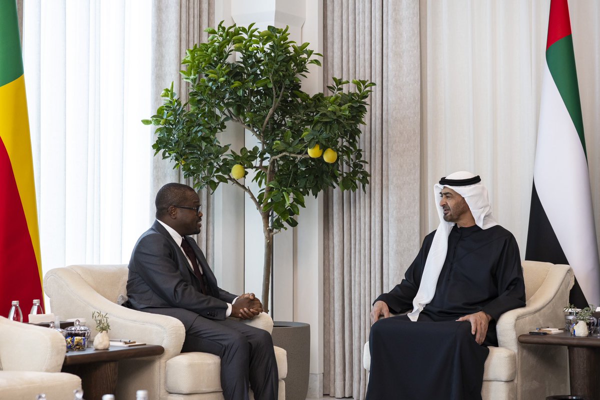 MohamedBinZayed's tweet photo. شهدتُ اليوم في أبوظبي وفخامة الرئيس روموالد واداني إعلان اتفاقية الشراكة الاقتصادية الشاملة بين دولة الإمارات وجمهورية بنين، في خطوة نوعية للارتقاء بعلاقات التعاون بين البلدين، وتوسيع فرص التجارة والاستثمار والنمو المشترك. نهج دولة الإمارات الراسخ والمتواصل بناء الشراكات التنموية الطموحة التي تدعم تطلعات شعبها وشعوب العالم نحو مستقبل أكثر تقدماً وازدهاراً.
