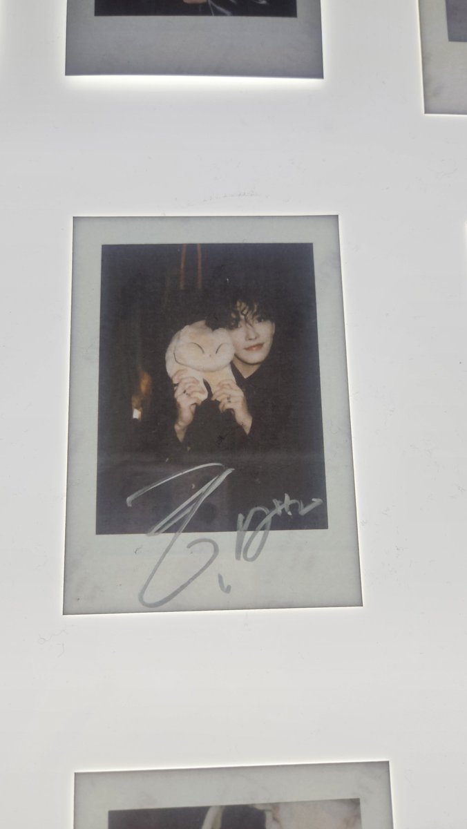 vvbdkfl_21's tweet photo. 내가 김홍중이 최애가 된 이유
1.말을 너무 이쁘게함
2.캡틴콤이 나를 설레게함
3.그 어떤 화려한 머리도 다 잘어울림
4.작사작곡도 잘하는 천재만재♥︎
이외에도 1107개의 이유 때문에 김홍중을 사랑하게 되었습니다..
우리..사랑하게 해주세요!! https://t.co/ggA6PB8Vx4