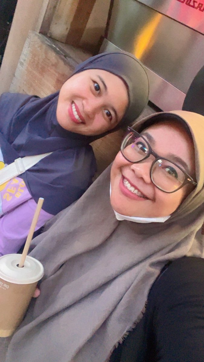 kangdhet's tweet photo. Main ke canggu cuman buat pastry sama kopi trus balik lagi krn kerjaan gabisa nunggu 🙃
Semangat tulang rusuk suaminya @THETEYMOMMY (andin) dan tulang rusuknya Kang Young Hyun (aku)😙 https://t.co/WubNSSQQff