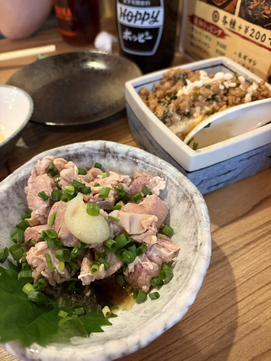 vanilla45679397's tweet photo. 日曜日お疲れ様でした！

長期出張で荒んできた心を癒すなど…

料理がどれも美味いのと、赤星の中瓶が280円というブッ壊れ価格で再訪を固く誓いました😌 https://t.co/NajECI9qbx