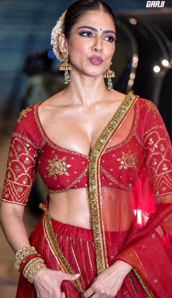 wi_ck_j's tweet photo. Red dragon maalu chellam 😻🥵 https://t.co/9vMG67Isic