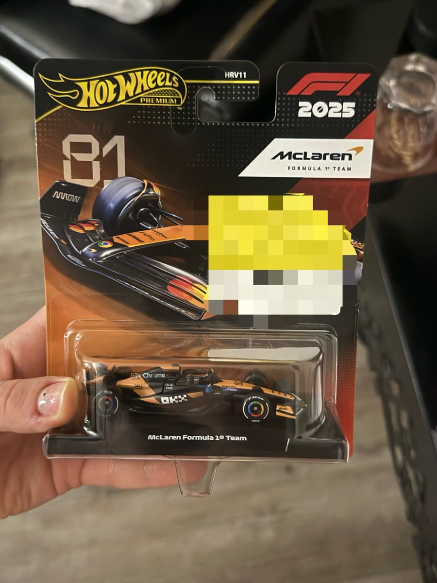 bugcedess's tweet photo. got myself an early birthday present haha.<3 https://t.co/LE6RcSsLtB