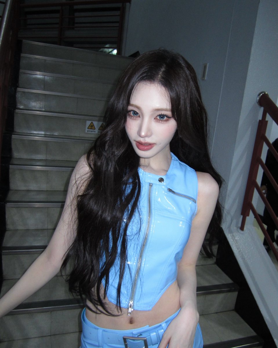 ssalvoliz's tweet photo. 앞머리 까니까 이목구비 진짜 훠어어어어어어어어어어어언칠하다.. https://t.co/SAaZQKSiPs