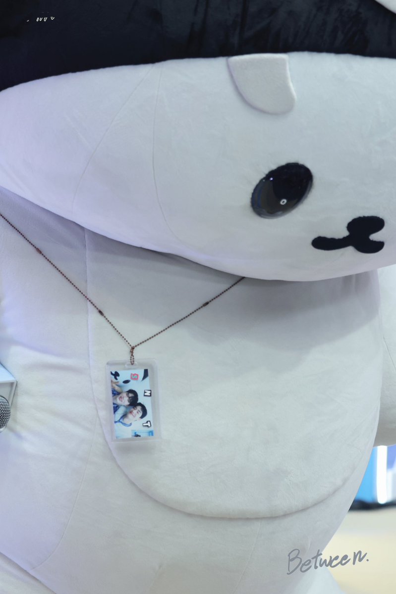 betweenTayNew's tweet photo. Family Photo frame KeyRing🐻‍❄️🫍  
@Tawan_V @new_thitipoom  

POLCA FAM WITH SAMSUNGTV  
#SamsungTVxTayNewPolcasan  
#tawan_V #Newwiee #Taynew #เตนิว https://t.co/14ddd3qd32