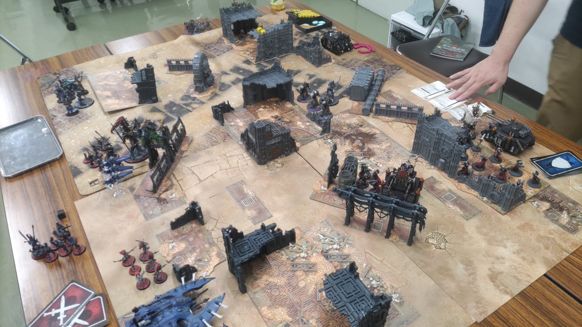 nekoLuna17's tweet photo. #ウォーハンマー40K
アエルダリ初戦１ー１。
１回目早々にアバター堕ちて紙装甲が祟り手数失い、投了
２戦目５表で敵殲滅につきポイント差で勝ち。
ケイオスマリーンより殺意高いけど脆すぎる(￣▽￣;) https://t.co/zcQjWvwqY1