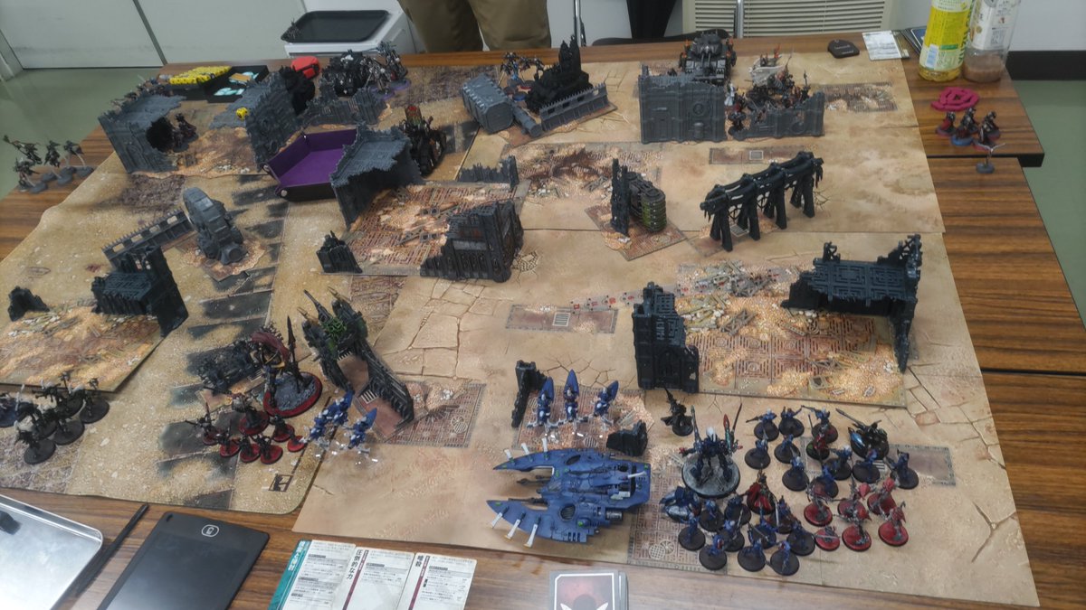 nekoLuna17's tweet photo. #ウォーハンマー40K
アエルダリ初戦１ー１。
１回目早々にアバター堕ちて紙装甲が祟り手数失い、投了
２戦目５表で敵殲滅につきポイント差で勝ち。
ケイオスマリーンより殺意高いけど脆すぎる(￣▽￣;) https://t.co/zcQjWvwqY1
