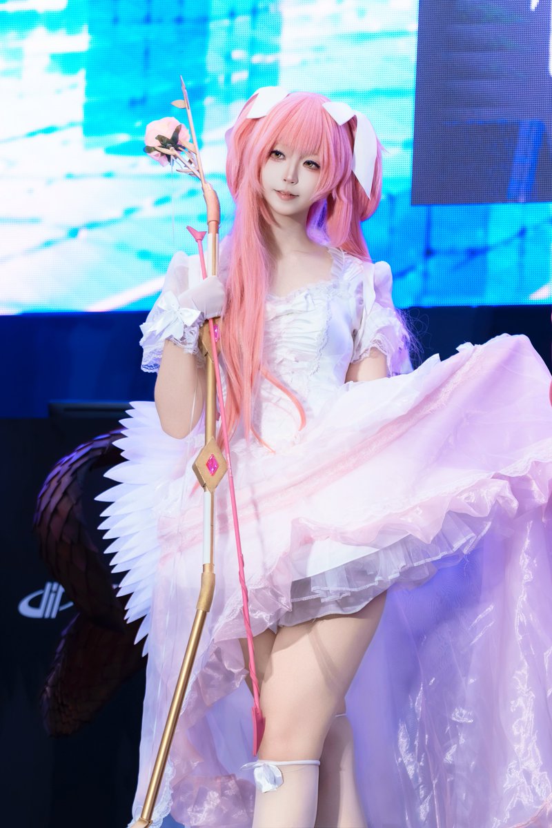 canvas4k's tweet photo. haecho @haecho_cs 

アルティメットまどか

#cosplay #puellamagimadokamagica #魔法少女まどか #鹿目まどか #MadokaKaname https://t.co/gbR44nxRHQ