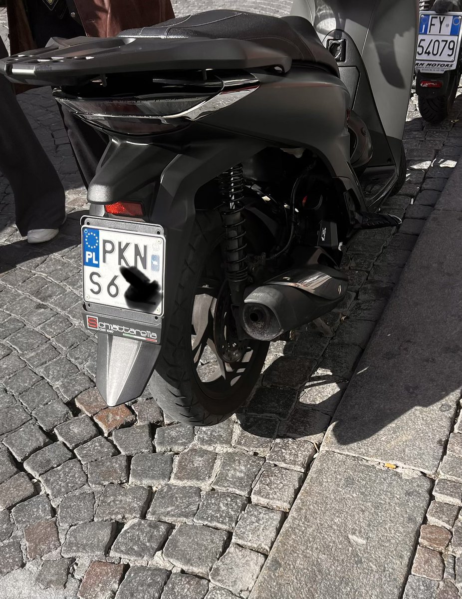 Apndp's tweet photo. Varsavia?
No.
Napoli. https://t.co/MzzVEbDoSd