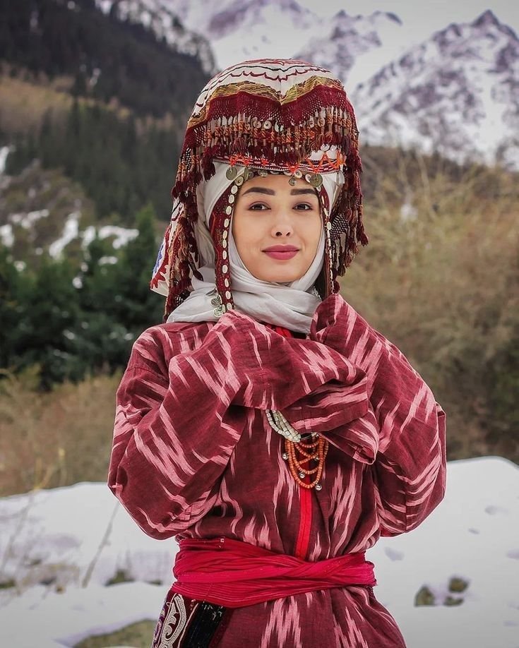 ArchVisionW's tweet photo. Kyrgyz Women wearing traditional clothing ✨️ 🇰🇬 https://t.co/WhvgMQL42A