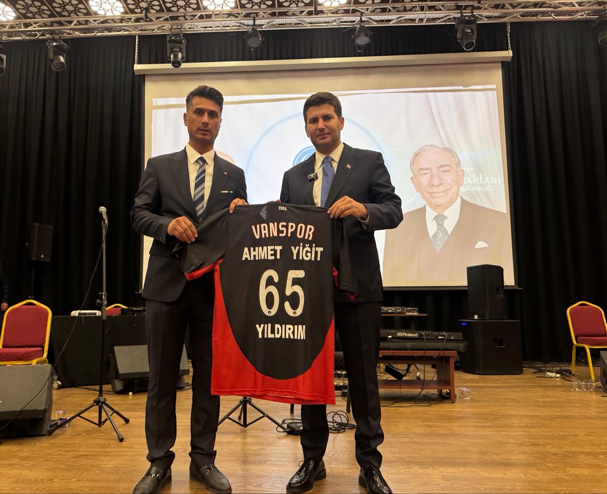 ayyildirim1's tweet photo. 📍 Ülkü Ocakları Van İl Başkanlığımızın düzenlediği Türk Gençliği Şöleni’nde kıymetli ülküdaşlarımız ve genç kardeşlerimizle bir araya geldik.

Türk gençliğinin coşkusuna, inancına ve vatan sevdasına bir kez daha şahitlik ettik. 🇹🇷🐺 https://t.co/p98o7lpQ0q