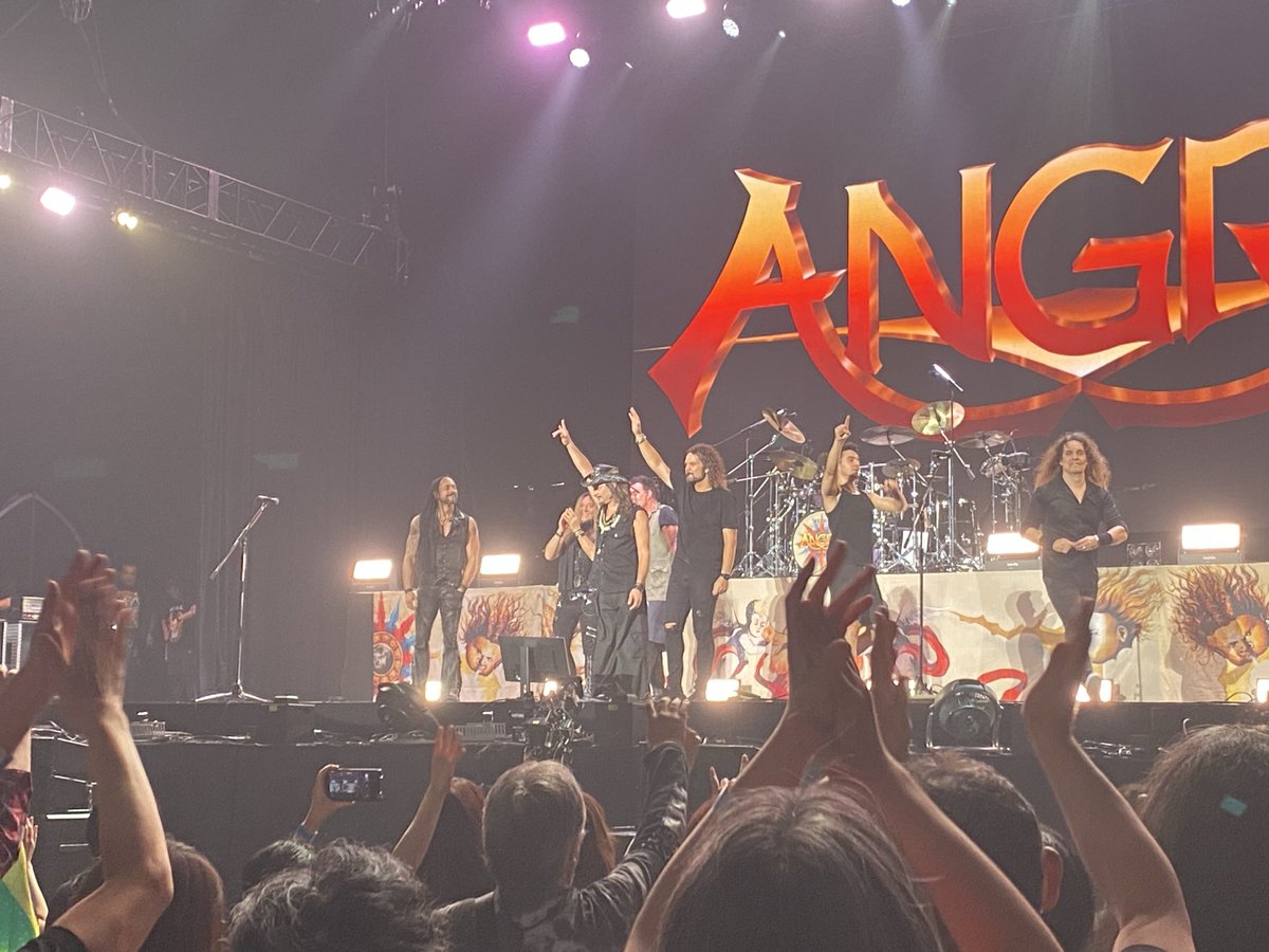 mura_dadrock's tweet photo. ANGRA…筆舌に尽くし難い… 音源を超える完成度、エネルギー、こんな距離から観られて、HM/HR人生で一番の体験です🙇🏻‍♂️ありがとうFULL METAL JAPAN
#FMJ2026 https://t.co/G282emBSu7