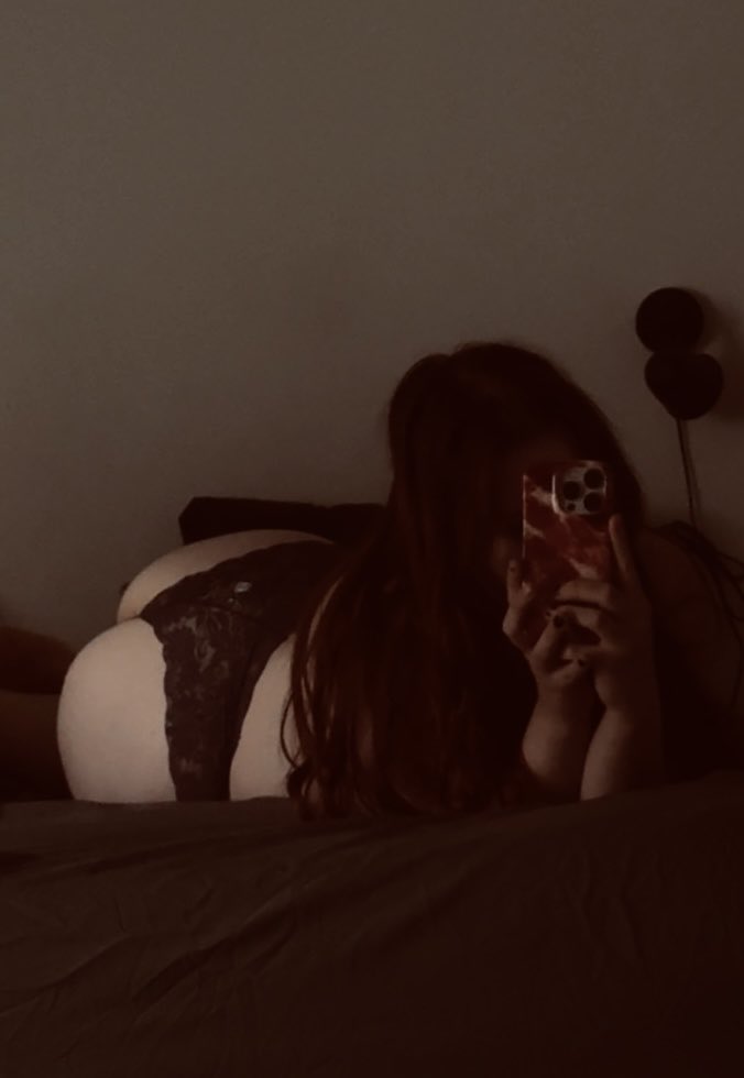 bubblecome's tweet photo. Waiting to be dominated 🫣 https://t.co/wVTpQZOtjw