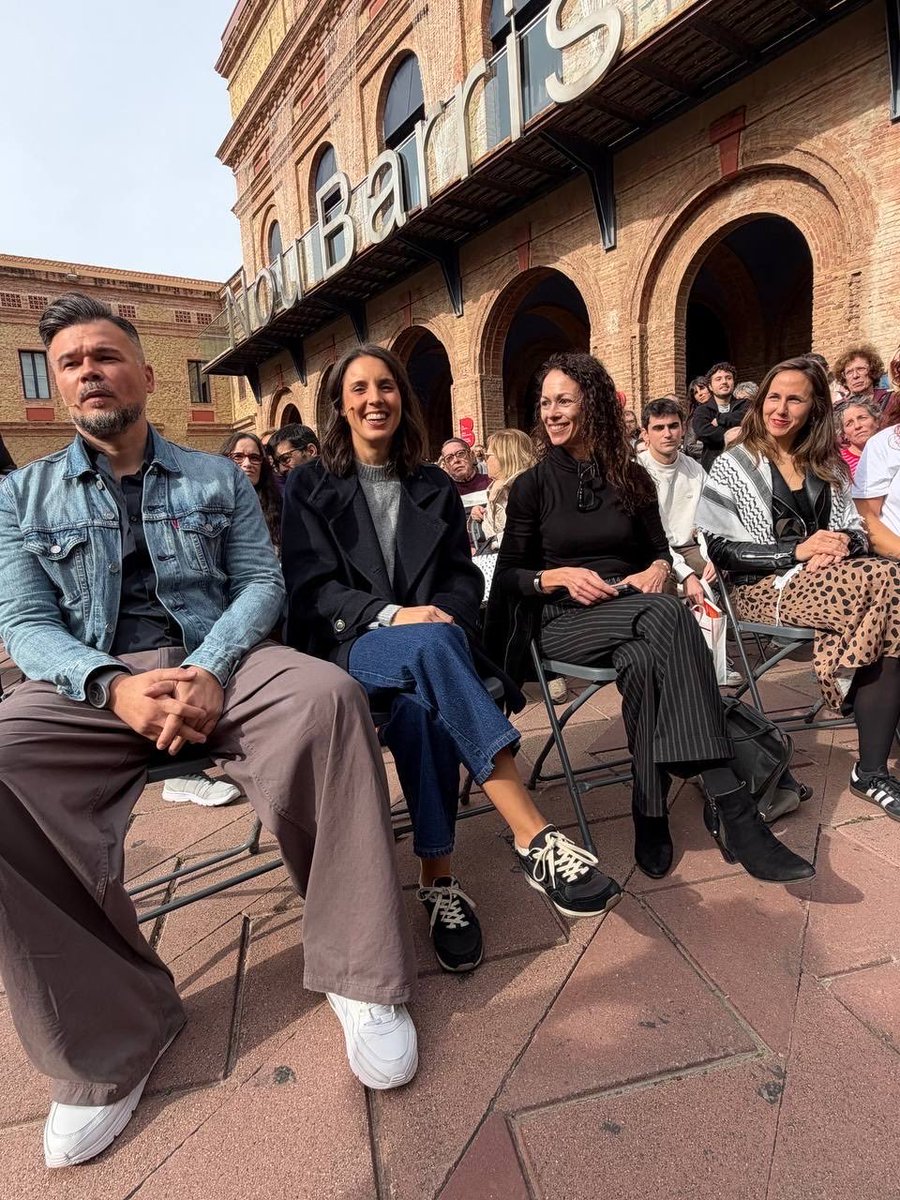 isabelfaraldo's tweet photo. Saímos con todo!
Saímos con todas!
Freo para a dereita ultra e a ultradereita.
Impulso para medidas progresistas!
Sen medo. Con forza. Con convicción. 
@IreneMontero @gabrielrufian 
Paz, traballo e teito https://t.co/0NM8gd5UoH