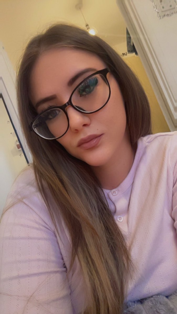 Goddesslouuxx's tweet photo. Off shops soon, spoil me 😏 https://t.co/HxRF88Yspk
