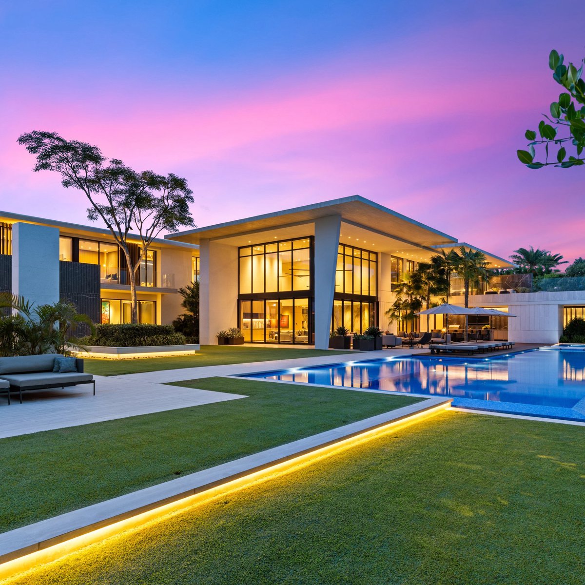 ActuO_M's tweet photo. Frank McCourt a mis en vente sa maison en Floride à 125 millions de dollars. 🏠💵

(@HouseTrackers) #TeamOM https://t.co/yad5RPcUvI