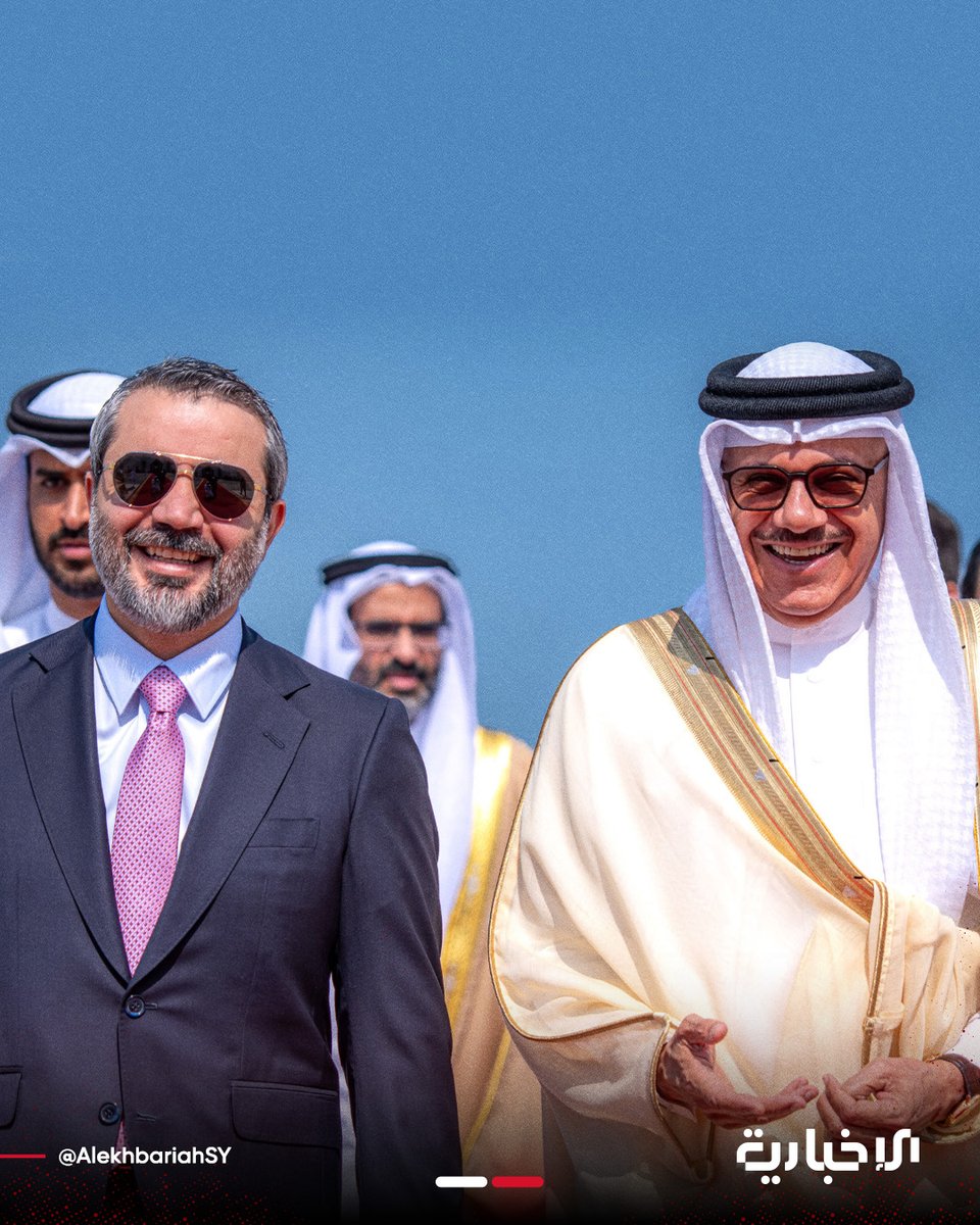 AlekhbariahSY's tweet photo. سانا عن إدارة الإعلام والاتصال في وزارة الخارجية والمغتربين:

📌 وزير الخارجية والمغتربين أسعد حسن الشيباني يصل إلى العاصمة البحرينية المنامة لبحث سبل تعزيز العلاقات الثنائية بين البلدين الشقيقين

📌 كان في استقبال وزير الخارجية والمغتربين أسعد حسن الشيباني لدى وصوله إلى المطار وزير الخارجية البحريني عبد اللطيف بن راشد الزياني

#الإخبارية_السورية