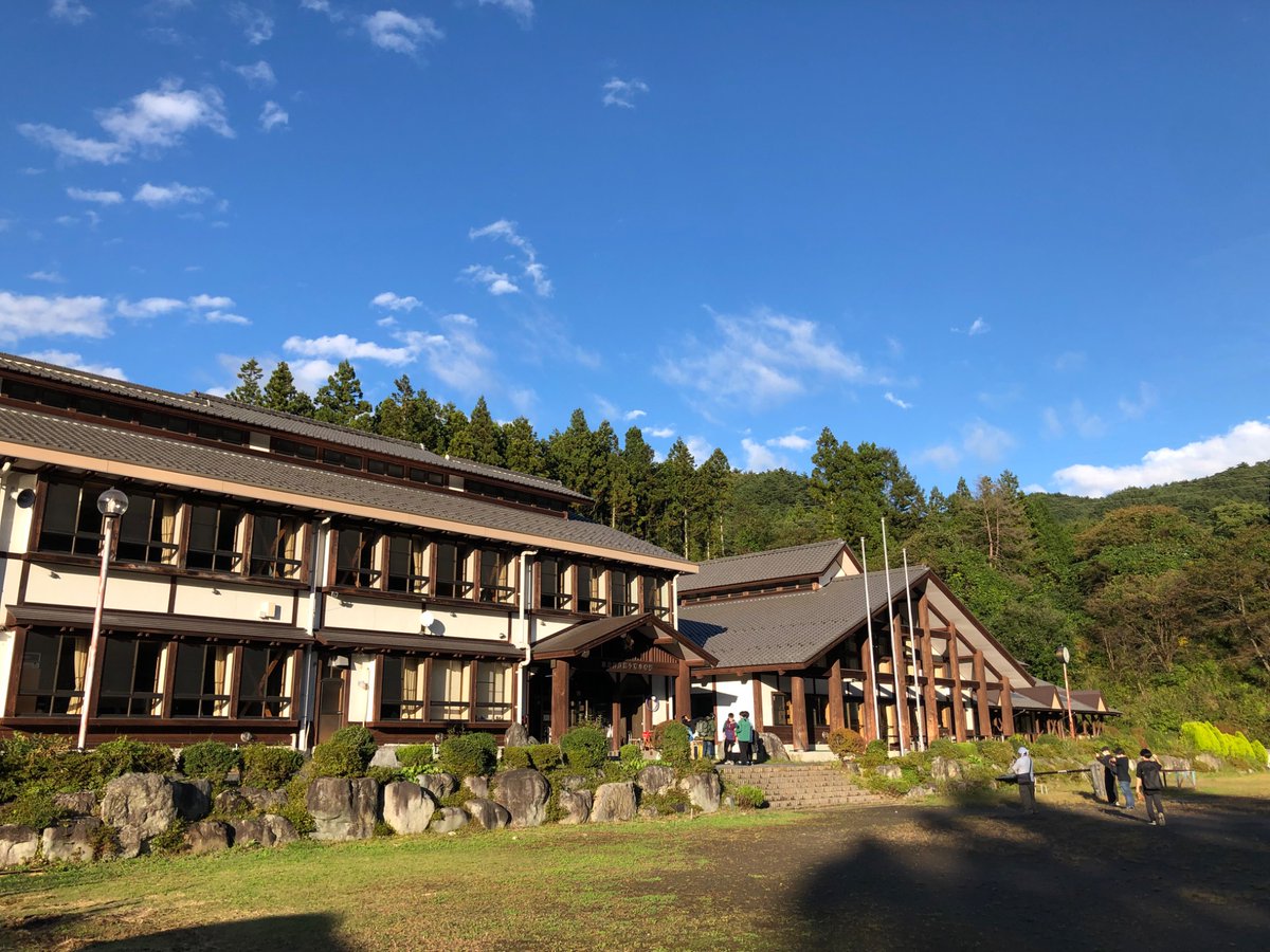 schoolrave_evt's tweet photo. 開催まで4週間を切りました！！
まだまだ参加者募集してます！

ー廃校で、踊ろうー
#ガッコウレイヴ 2026🏫🔊

📅 11/21(土)〜23(月・祝)
📍 泊まれる学校 さる小（群馬県）

🚌都内発着バスあり
🍺食事ドリンク付き
🔊DJ参加者募集中

現在、参加予定者は30名以上！
詳細・申込はリプライへ↓↓ https://t.co/rVqCAMn0CF
