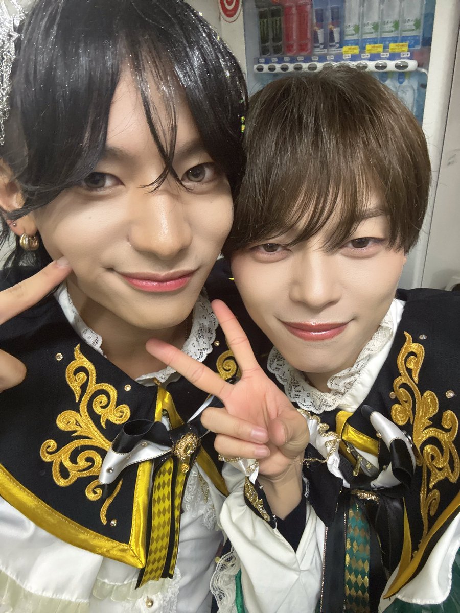 Haru_Chrono's tweet photo. 改めてかなとLast Liveお越しくださった方ありがとうございました！

かなとへ！卒業おめでとう！
2年間以上も一緒に活動出来たこと、辛かった事も楽しかった事も一緒に乗り越えてこれた事、全部僕の宝物だよ！
リーダーの僕が「よく頑張りました！」のはなまる満点をあげよう！💯💛💚
大好きだよ。 https://t.co/oDKyFYfWcl