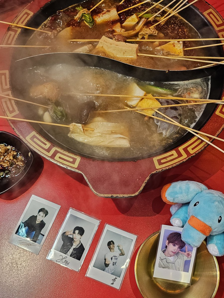 z_reeecky's tweet photo. 친구랑 같이♡

#idntt https://t.co/PCJLKlJ0SG
