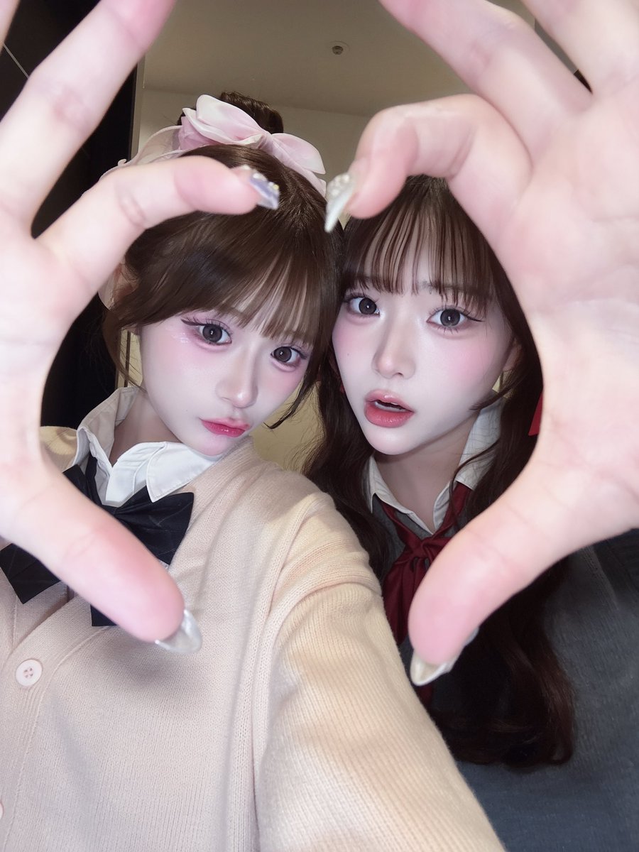 nanami_pxrb's tweet photo. 「好きな人と最近どーなん？」って聞いてくる、学校の先輩。 https://t.co/CvNjJcSGSU