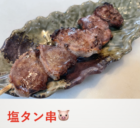 _memory_FF14_'s tweet photo. FF14ファンフェス幕張豊砂公園のお店ご紹介㉒　#FF14　
【kitchencar iroha】ホットドッグ、塩タン串など　#FFXIVFanFest　

インスタ
https://t.co/ygR5fkSPWT
キッチンカー紹介サイト
https://t.co/8WJR1sWdiV https://t.co/j6YSSmt4Qk