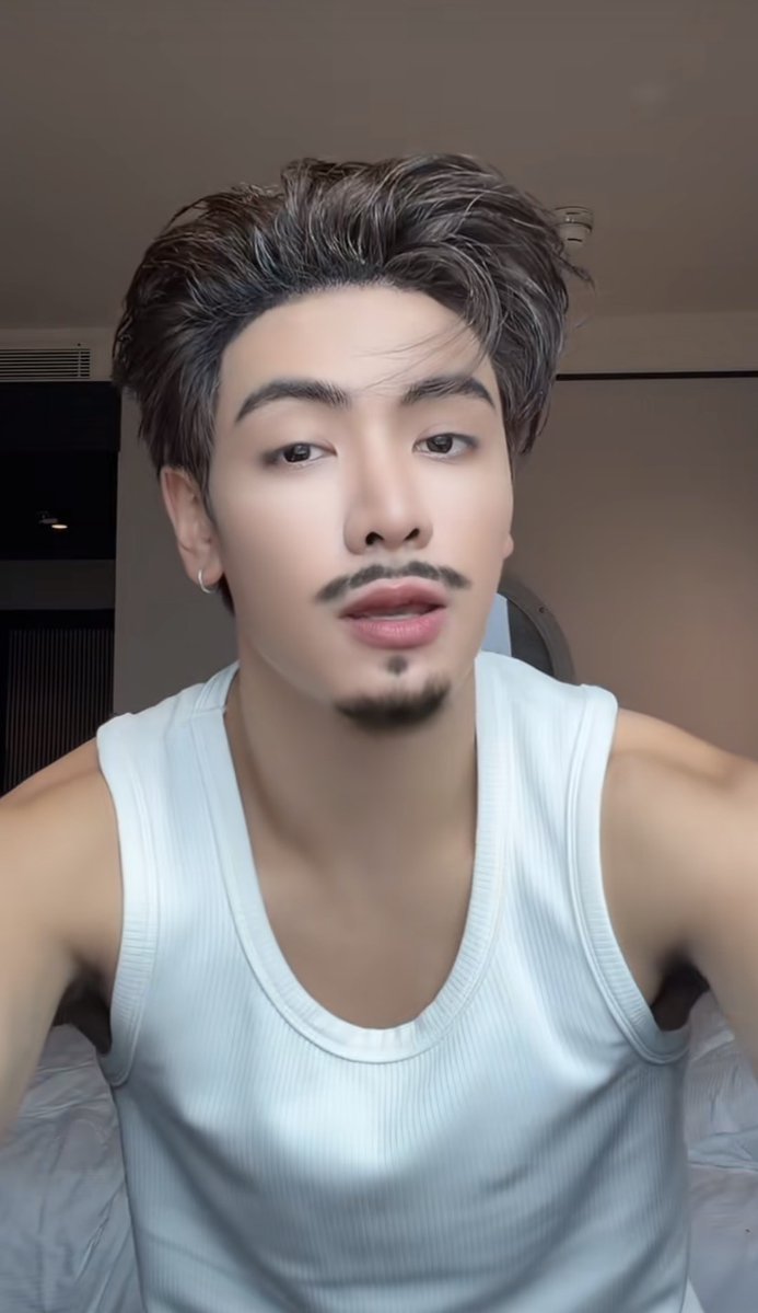 Sawa_deedee's tweet photo. Waiting for bearded Joong now 🔥

#JoongArchen https://t.co/ytisyCdcfI