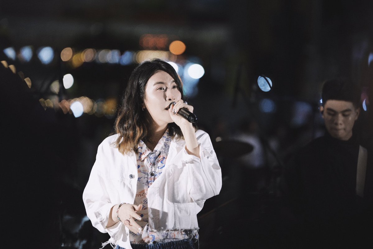 sinsingular's tweet photo. ได้ไปเล่นที่ลานสยาม สแควร์ แบบไม่คาดคิด ขอบคุณ @aissiam_official ที่ชวนไปร่วมสนุกกับน้องๆ #maximyze_band นะฮะ 🌈🌈
📷 by you https://t.co/JaBHau4YDf