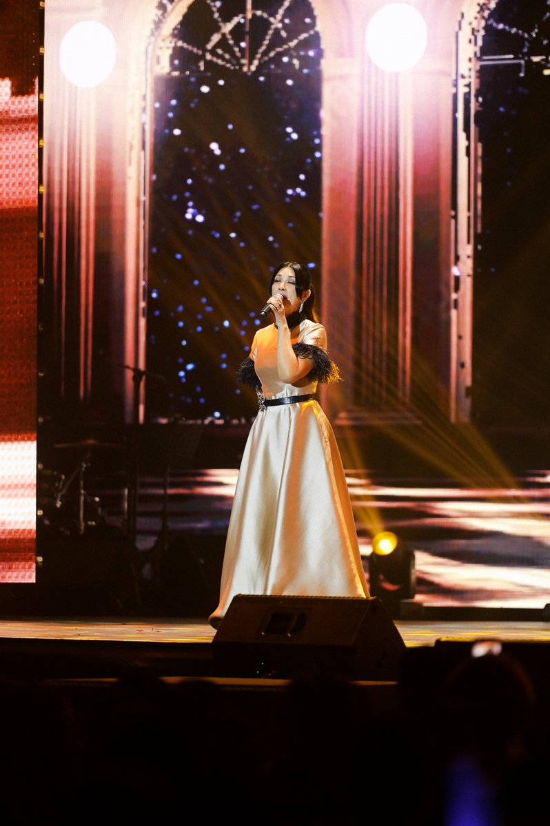 ASAPOfficial's tweet photo. Tuluy-tuloy ang kantahan with timeless OPM songs that hits home with OPM champions and the OG OPM pillar, the concert queen, Ms. Pops Fernandez together with JM Dela Cerna, Marielle Montellano, Jason Dy, Katrina Velarde, Jona, Jed Madela and Erik Santos

#ASAPXPPampanga https://t.co/2PF1hE9xxO