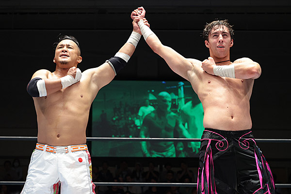 njpw1972's tweet photo. ★セミファイナル

「Aブロック公式戦」
ミスティコ＆安田 vs KUSHIDA＆ウェイン

安田が大奮戦するも
KUSHIDA＆ウェインが安定感抜群の試合運び！
キッチリと勝ち点2を獲得！

※10.25『SUPER Jr.TAG LEAGUE』後楽園大会
新日本プロレスのスマホサイトで詳報中！

https://t.co/GCTZ7bwAOY

#njsjtl https://t.co/0d1hdetNYW