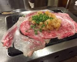 sab_badtalk's tweet photo. 愛知の友人おすすめの焼肉屋に行ってきました！3秒で溶けるロース😋美味しかった😊 https://t.co/gUkOyVxb5W