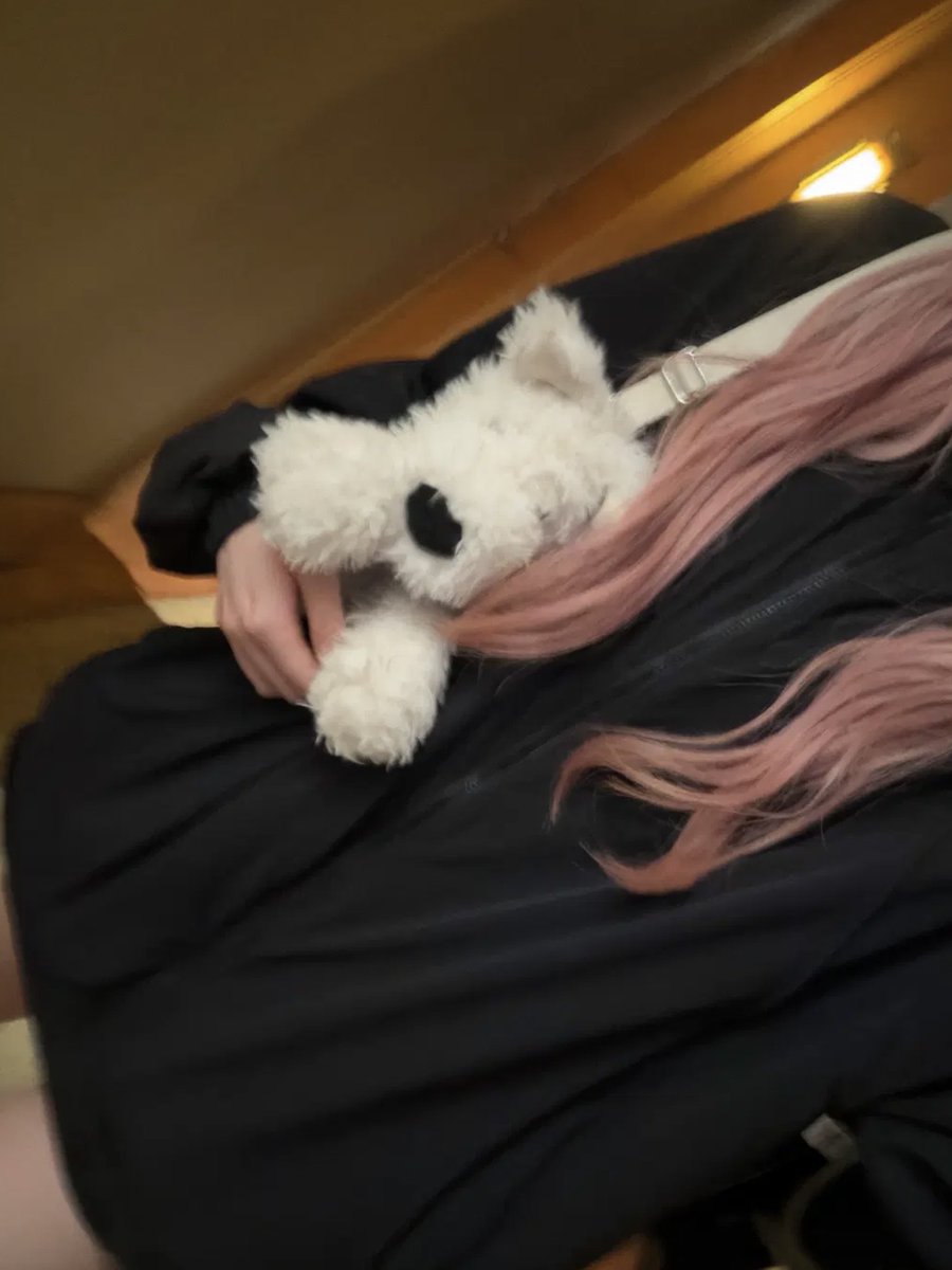 SurreaLyn's tweet photo. 261025 #NARIN Churrrrr update

PAWMPAWM, don't get sick, dress warmly 🍪
go soft https://t.co/Ii5FGTRVL0