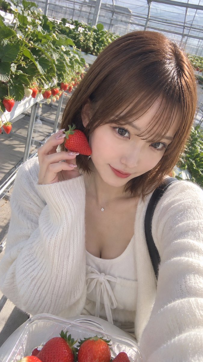 gokuhifile's tweet photo. 博多の美人キャバ嬢、まさかの完全顔出し…😳
普段見られない姿が気になる人は必見🔥 https://t.co/vFMhNzNaka