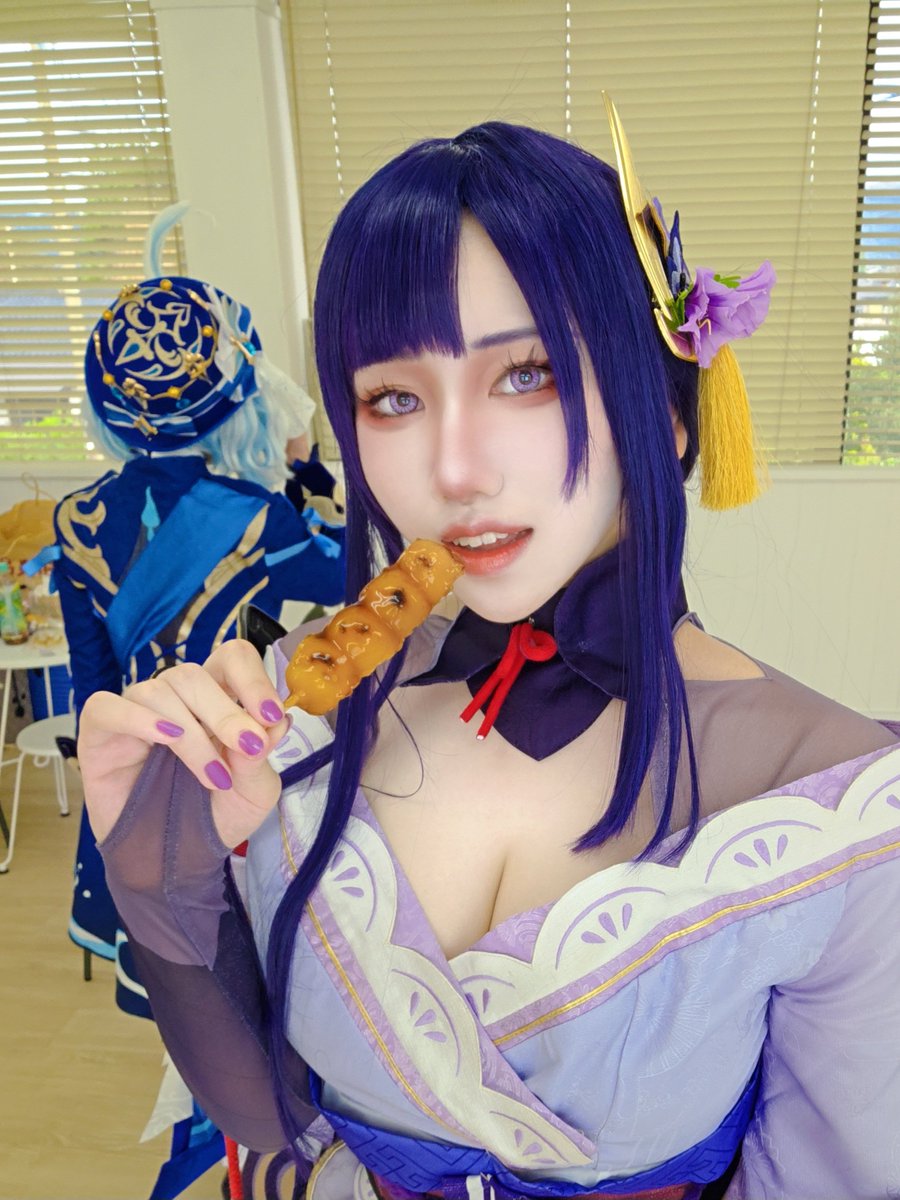Yugen_Yoshida's tweet photo. 20円引きの🍡1本あげた https://t.co/TpiACZjUva