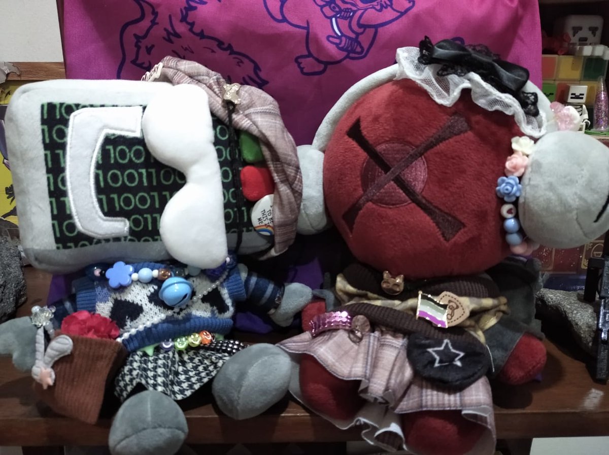 andrewhiding's tweet photo. i love dressing up my plushies in little outfits..... i should draw them sometime #dieofdeath https://t.co/VtdHlVRs8N