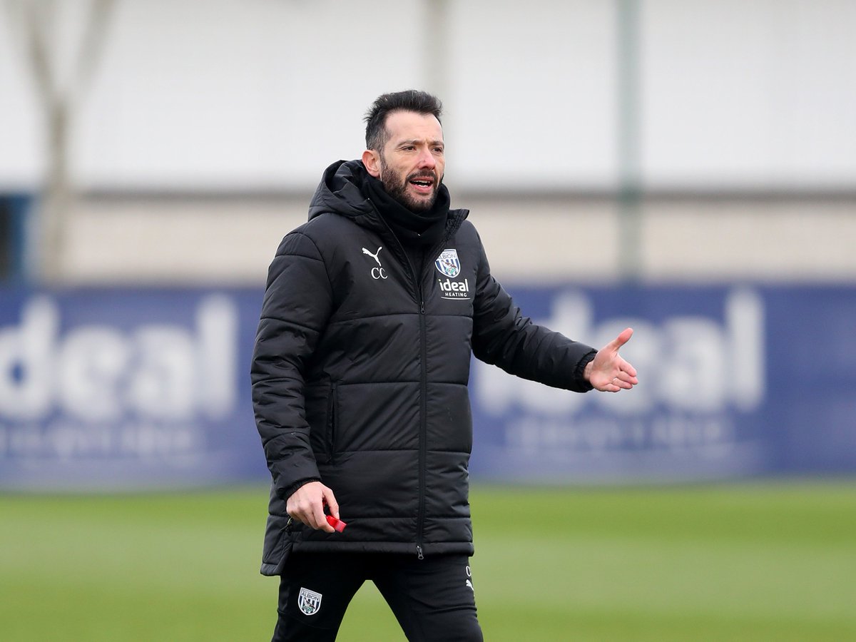 secondtierpod's tweet photo. Burnley are interested in appointing Carlos Corberan as their manager. 

This comes as Corberan was sacked as Valencia manager last month. However, the Spaniard is focused on getting a job in the Premier League. 

(Via: @JacobsBen) https://t.co/rULwnpEcMy
