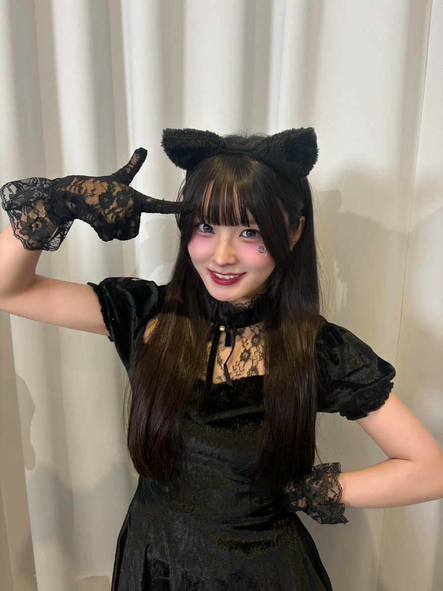 coco_KLM_0218's tweet photo. オンライン特典会ありがとうございました🤍

黒猫になったよ🐈‍⬛

前髪もどうかな〜！！！
届くの楽しみにしててね♡

 #カワラボメイツ  #山下ここ https://t.co/fTsYJ03nt9