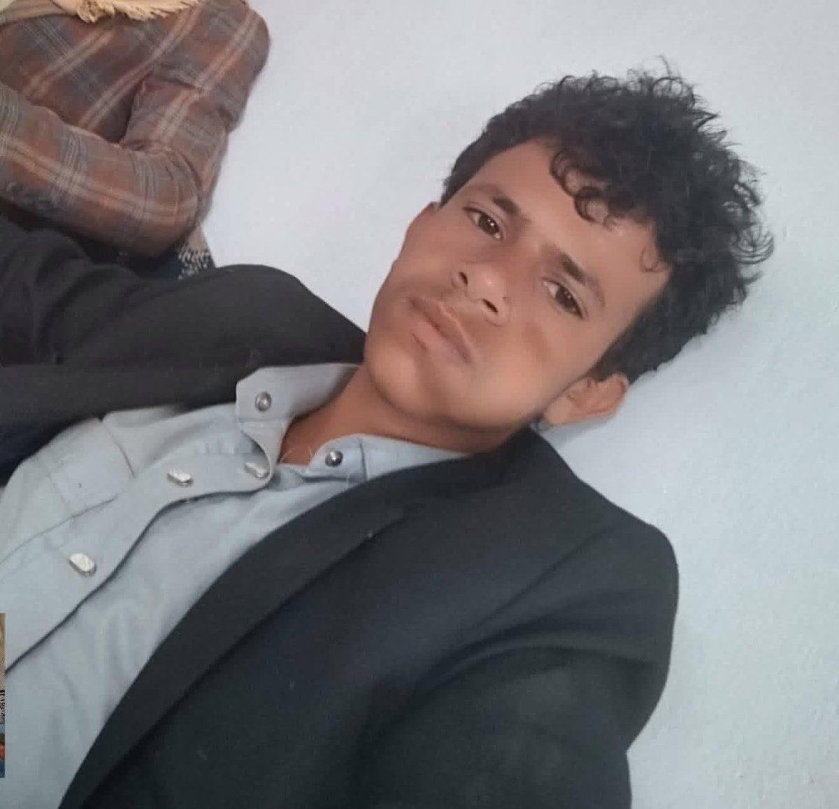 fayez_malki's tweet photo. عمره 12 سنه ورتبته عميد! 😂😂
أجل لو اخذ سادس ابتدائي  عطوه رتبة فريق أول؟!
الحوثي هههههههه https://t.co/WqI7YGAv3k