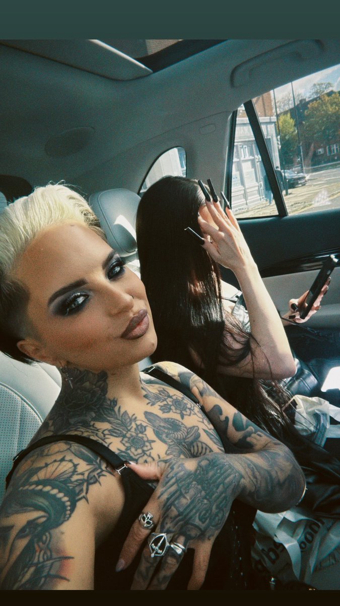 Itsrubyxxx1's tweet photo. Me and @g0ddessphoenix_ about to have our feet worshipped for 5 hours at @LondonFootParty 

And offering double domme in Hampstead tonight. 

#feetfetısh #feetworship https://t.co/0ePzuedjPY