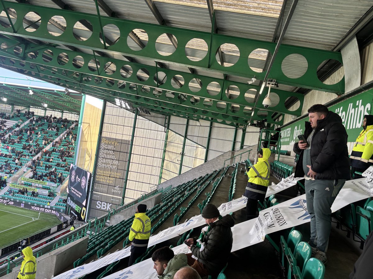 eddie_toner's tweet photo. 5 minutes to KO and not a single home fan in that part of stadium.
Celtic fans locked out!
Welcome to the cash rich SPFL🤷‍♂️🥴 https://t.co/5kp5fGTx06