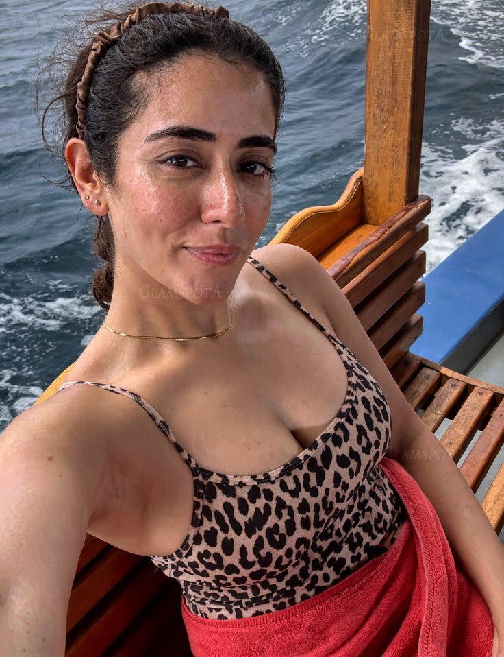 time78016's tweet photo. #JonitaGandhi #JonitaGandhihot #Actresshot 
Jonita 🥵👅💦 https://t.co/OGl7DMFx9W
